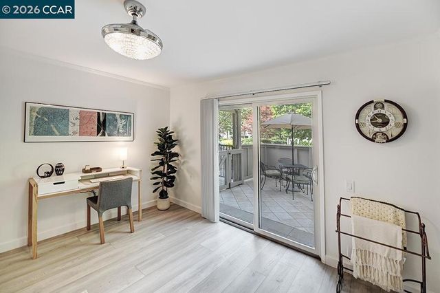 2017 Oakmont Way 2, Walnut Creek, CA 94595