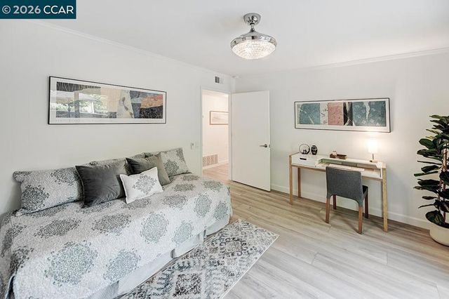 2017 Oakmont Way 2, Walnut Creek, CA 94595