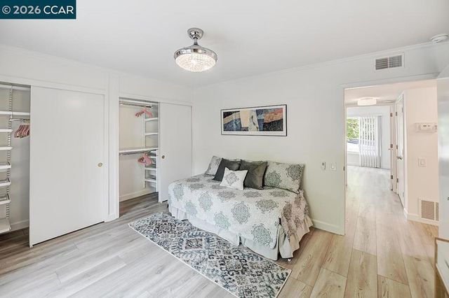 2017 Oakmont Way 2, Walnut Creek, CA 94595