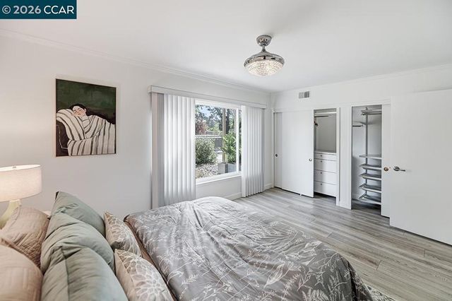 2017 Oakmont Way 2, Walnut Creek, CA 94595