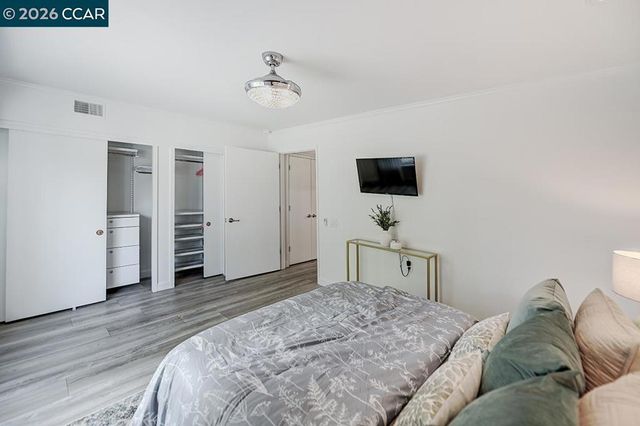 2017 Oakmont Way 2, Walnut Creek, CA 94595