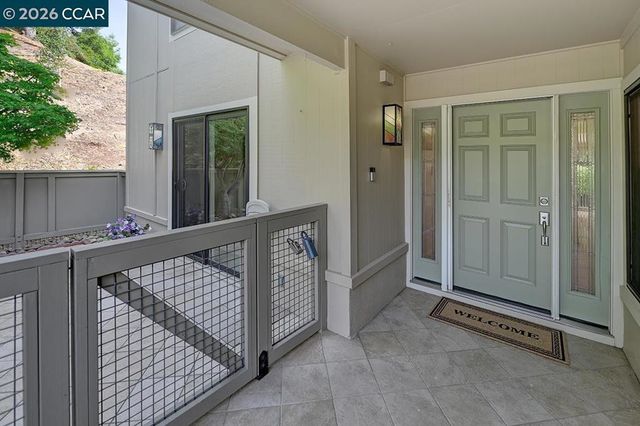 2017 Oakmont Way 2, Walnut Creek, CA 94595