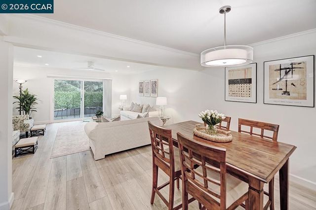 2017 Oakmont Way 2, Walnut Creek, CA 94595