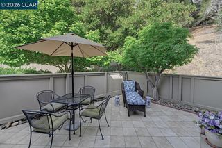 2017 Oakmont Way 2, Walnut Creek, CA 94595