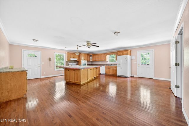 1161 Charlie Doss Rd, Jamestown, TN 38556