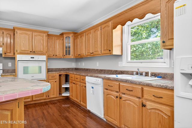 1161 Charlie Doss Rd, Jamestown, TN 38556