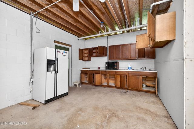 1161 Charlie Doss Rd, Jamestown, TN 38556