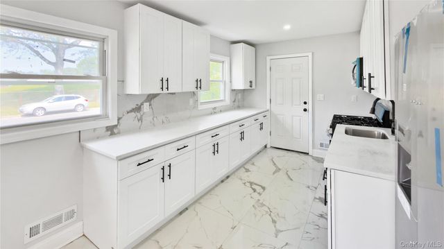 162 State Street, Westbury, NY 11590