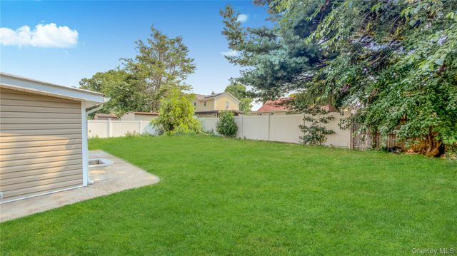 162 State Street, Westbury, NY 11590