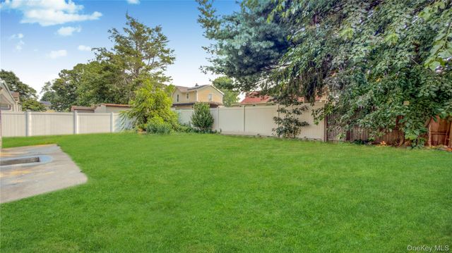 162 State Street, Westbury, NY 11590