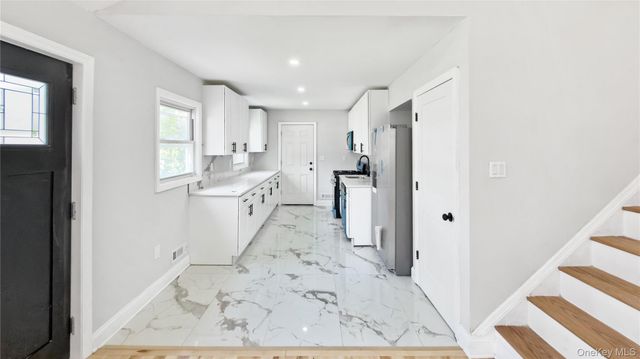162 State Street, Westbury, NY 11590