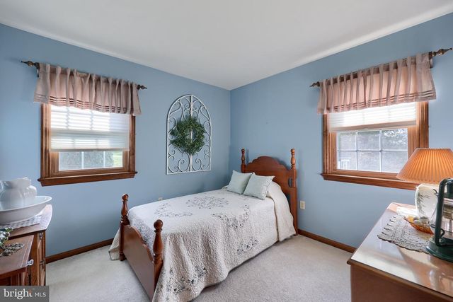 10 CARRIAGE DR, Gordonville, PA 17529