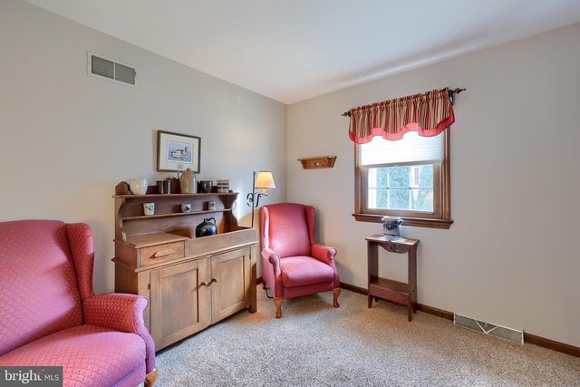 10 CARRIAGE DR, Gordonville, PA 17529