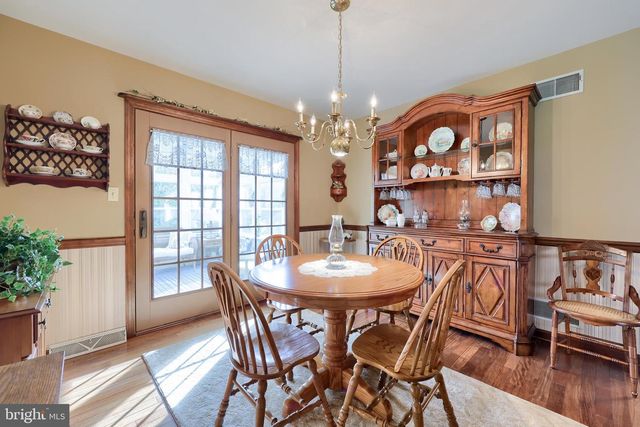 10 CARRIAGE DR, Gordonville, PA 17529