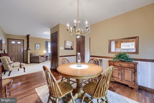 10 CARRIAGE DR, Gordonville, PA 17529