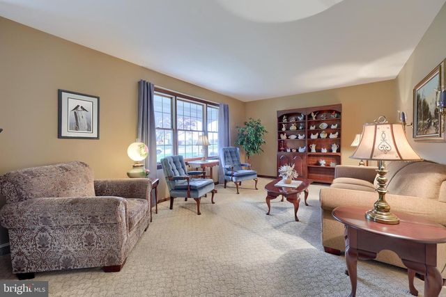 10 CARRIAGE DR, Gordonville, PA 17529