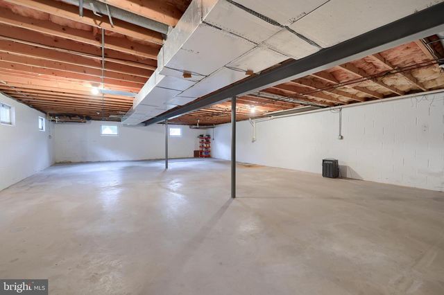 10 CARRIAGE DR, Gordonville, PA 17529