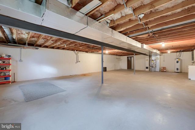 10 CARRIAGE DR, Gordonville, PA 17529