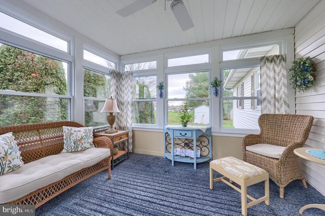 10 CARRIAGE DR, Gordonville, PA 17529