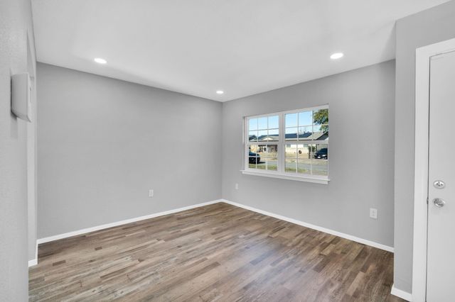 3450 Silverhill Drive, Dallas, TX 75241