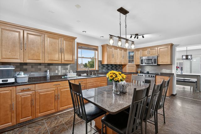 336 Oakhill Court, Antioch, IL 60002