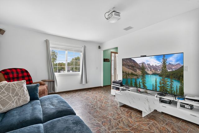 336 Oakhill Court, Antioch, IL 60002