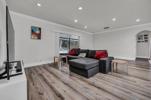 19667 Delaware Circle, Boca Raton, FL 33434