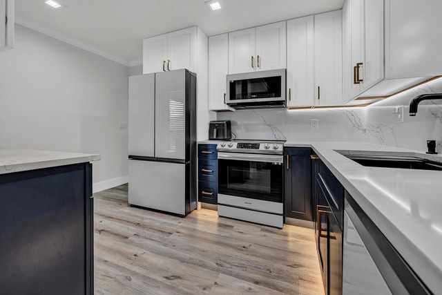 19667 Delaware Circle, Boca Raton, FL 33434