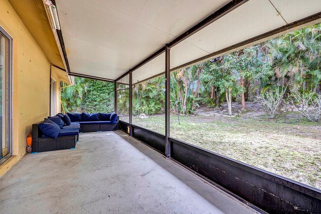 19667 Delaware Circle, Boca Raton, FL 33434