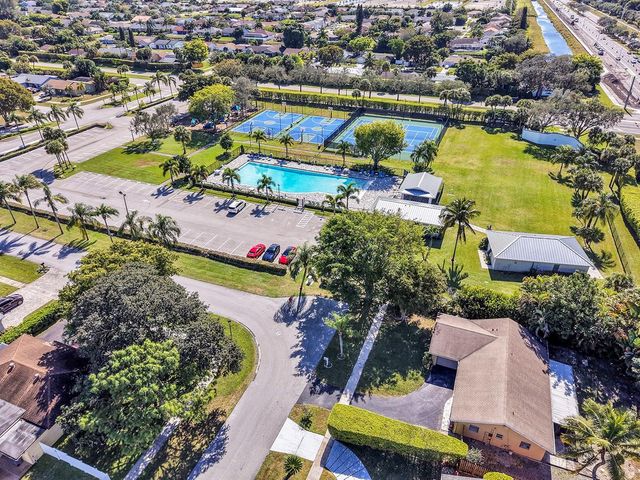 19667 Delaware Circle, Boca Raton, FL 33434