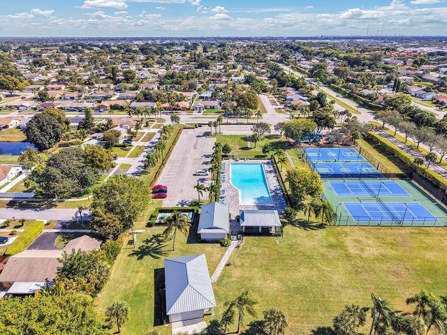 19667 Delaware Circle, Boca Raton, FL 33434