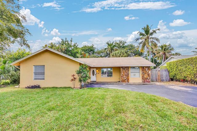 19667 Delaware Circle, Boca Raton, FL 33434