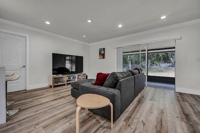 19667 Delaware Circle, Boca Raton, FL 33434