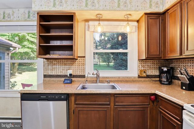 5066 HILLCLIMB RD, Spring Grove, PA 17362