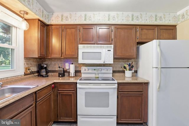 5066 HILLCLIMB RD, Spring Grove, PA 17362