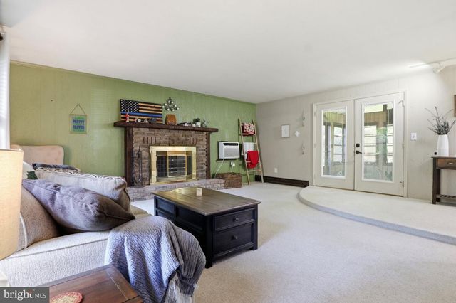 5066 HILLCLIMB RD, Spring Grove, PA 17362