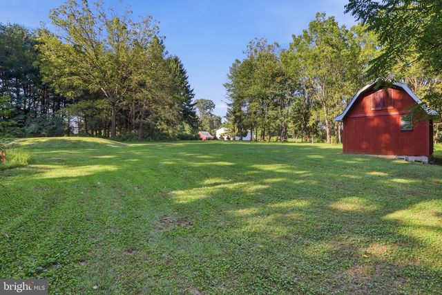 5066 HILLCLIMB RD, Spring Grove, PA 17362