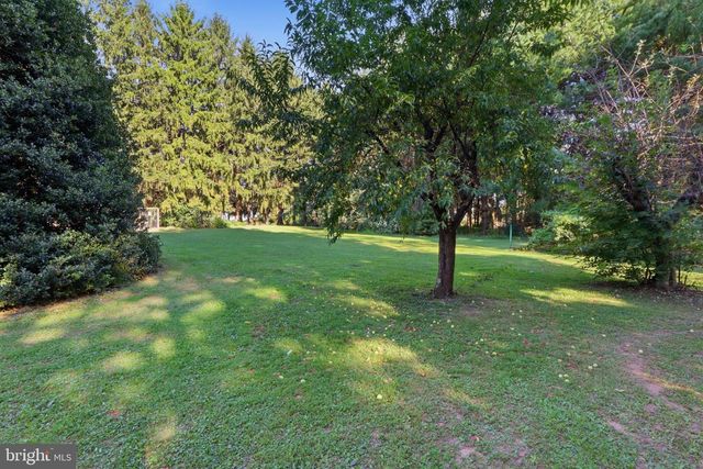 5066 HILLCLIMB RD, Spring Grove, PA 17362