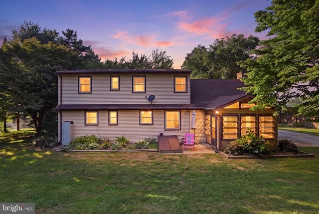 5066 HILLCLIMB RD, Spring Grove, PA 17362
