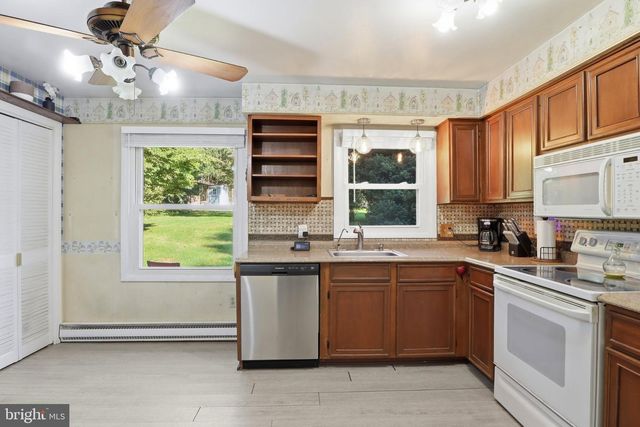 5066 HILLCLIMB RD, Spring Grove, PA 17362