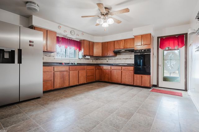 4033 Helen Avenue, Fort Gratiot, MI 48059