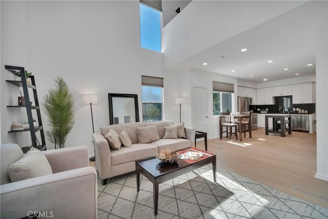 5550 Boardwalk 102, Hawthorne, CA 90250