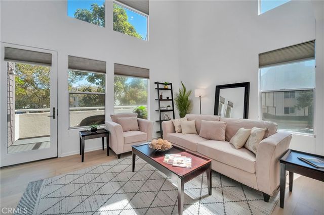 5550 Boardwalk 102, Hawthorne, CA 90250