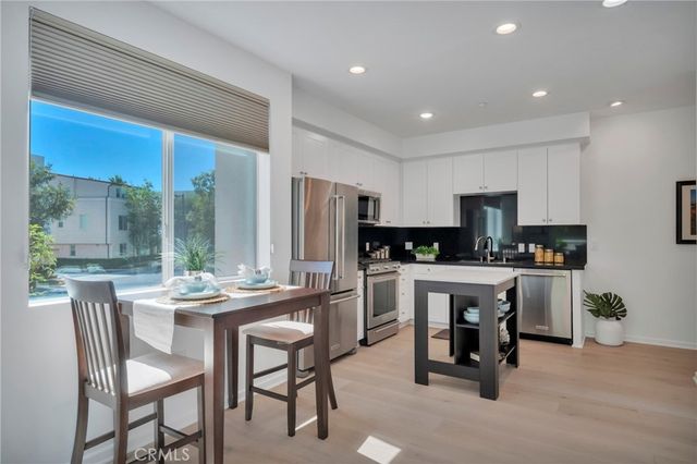5550 Boardwalk 102, Hawthorne, CA 90250