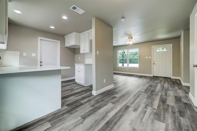 8817 Emmott Road, Houston, TX 77040