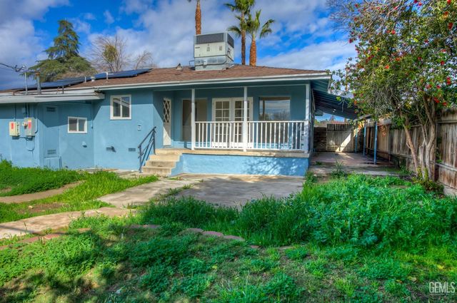 917 Stanford Court, Bakersfield, CA 93305