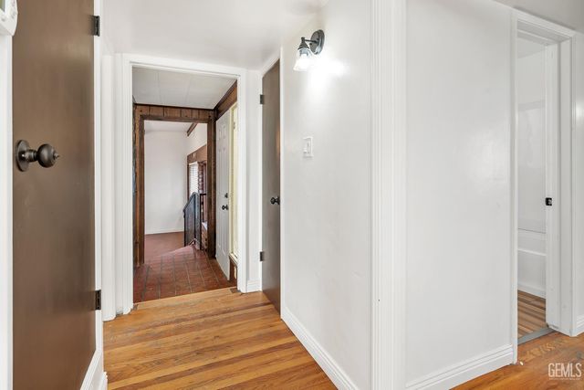 917 Stanford Court, Bakersfield, CA 93305