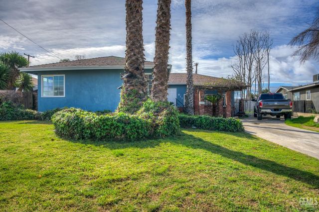 917 Stanford Court, Bakersfield, CA 93305