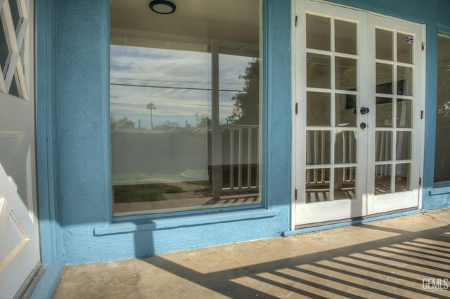 917 Stanford Court, Bakersfield, CA 93305