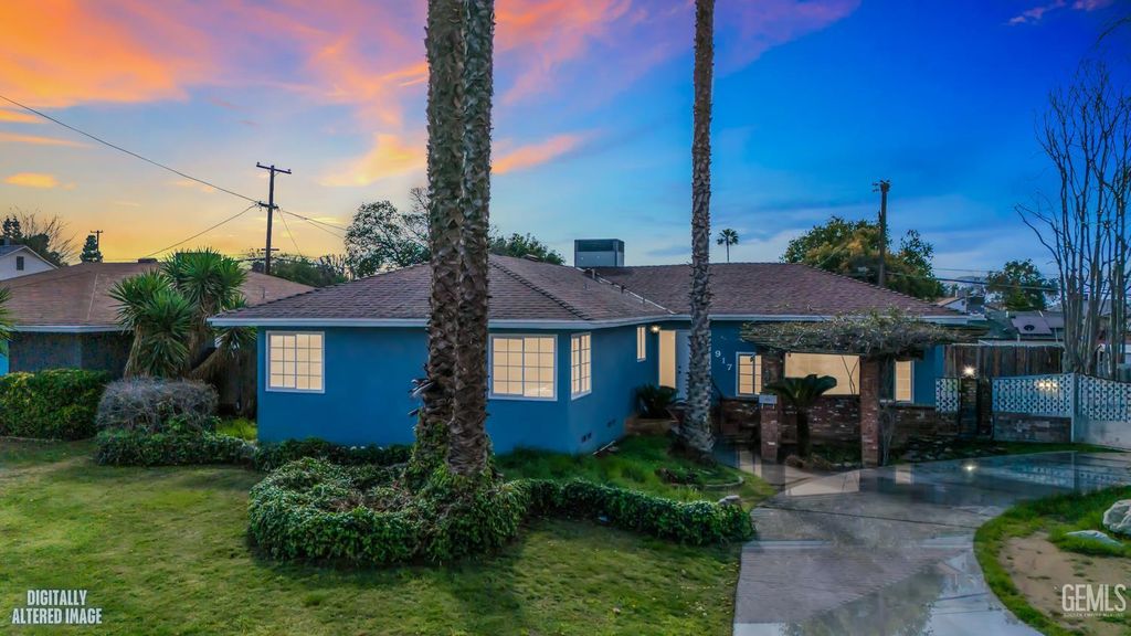 917 Stanford Court, Bakersfield, CA 93305